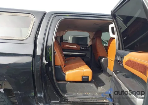 2014 Toyota Tundra 1794 5.7L V8 z USA, uszkodzony, nr VIN 5TFAW5F16EX326772